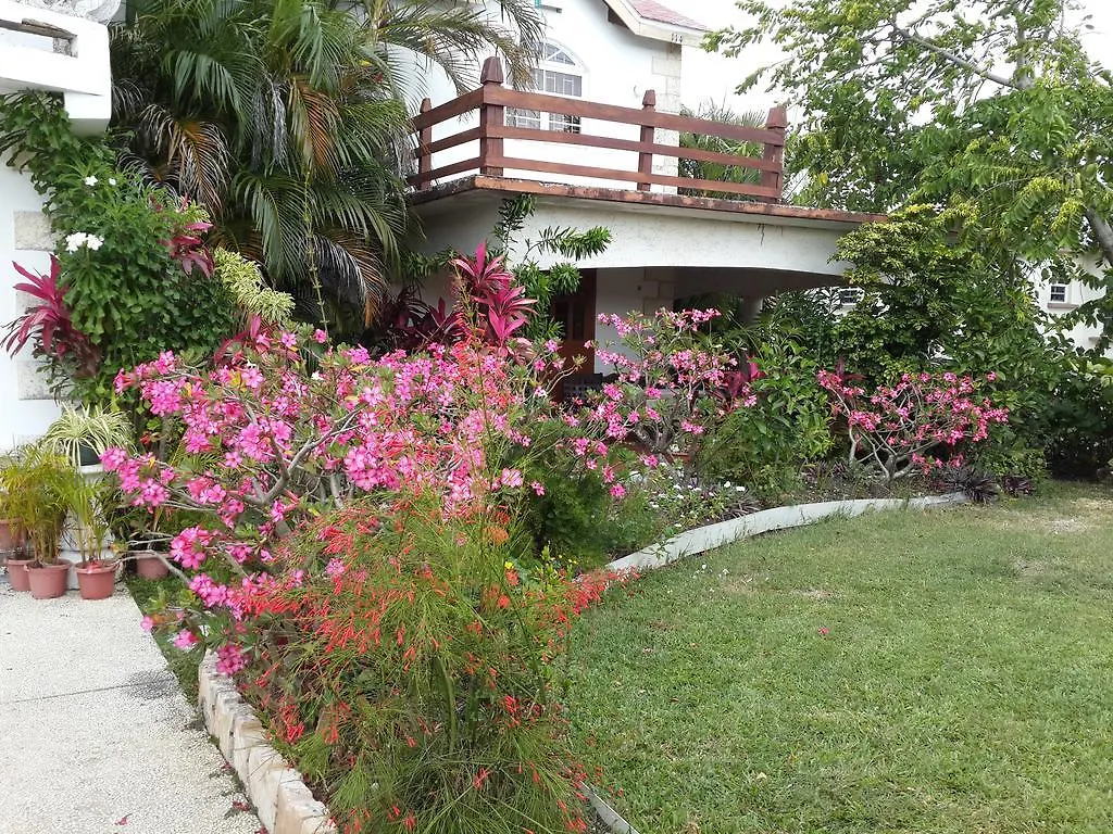 Holiday home Brechin Castle Villa Oistins Barbados